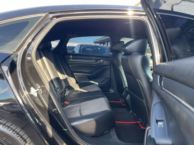 Honda Accord Sedan Vehicle Image 10