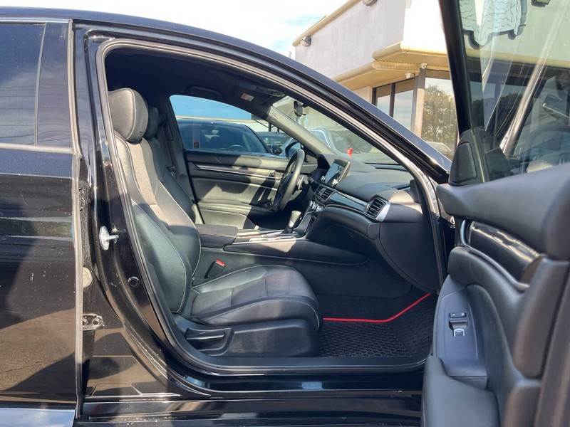 Honda Accord Sedan Vehicle Image 11