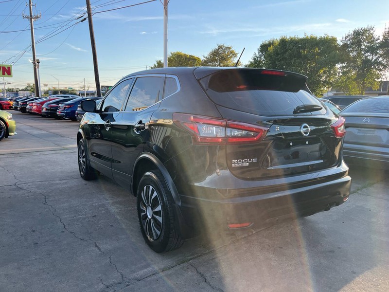 Nissan Rogue Sport Vehicle Image 03