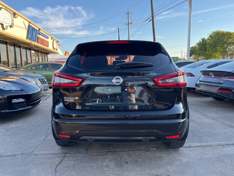 Nissan Rogue Sport Vehicle Image 04