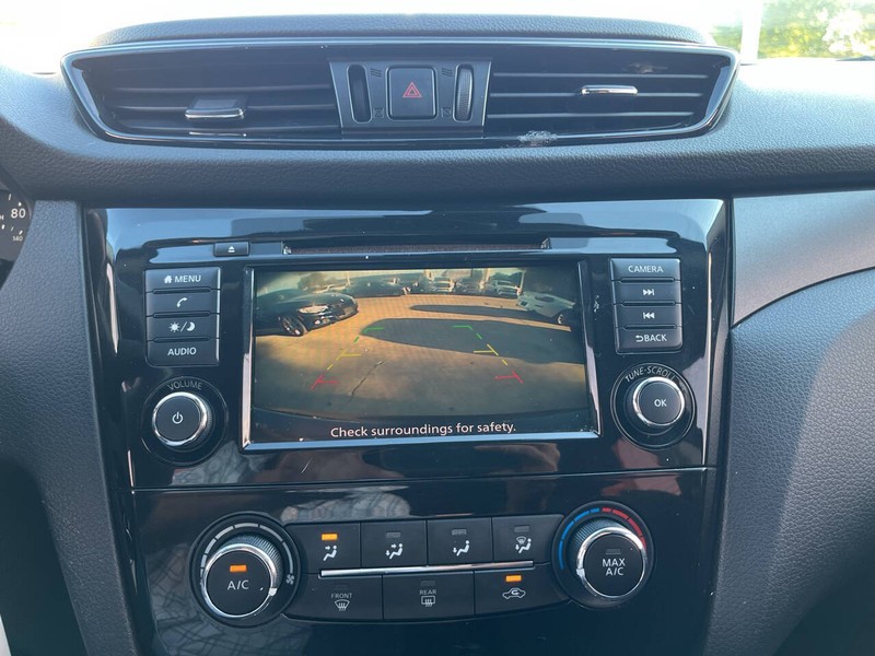 Nissan Rogue Sport Vehicle Image 11