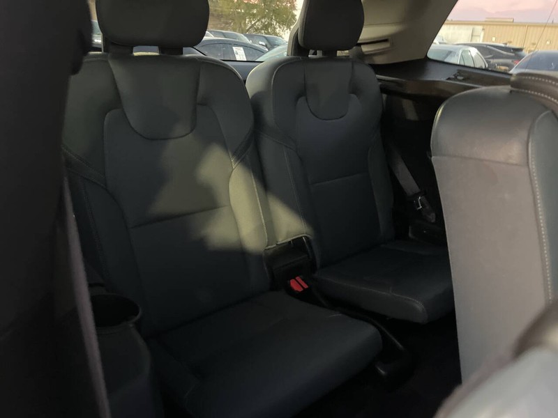 Volvo XC90 Vehicle Image 12