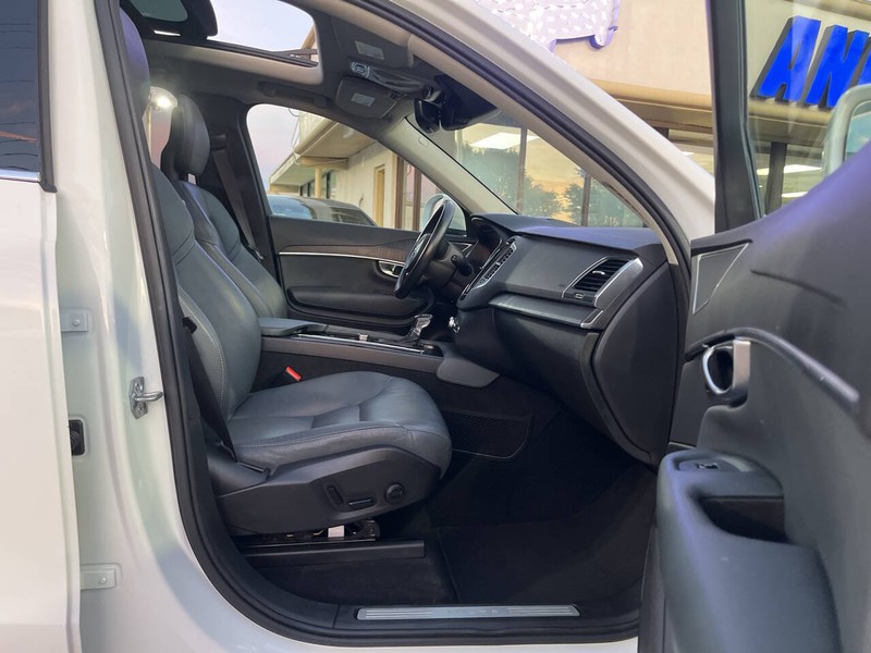 Volvo XC90 Vehicle Image 15