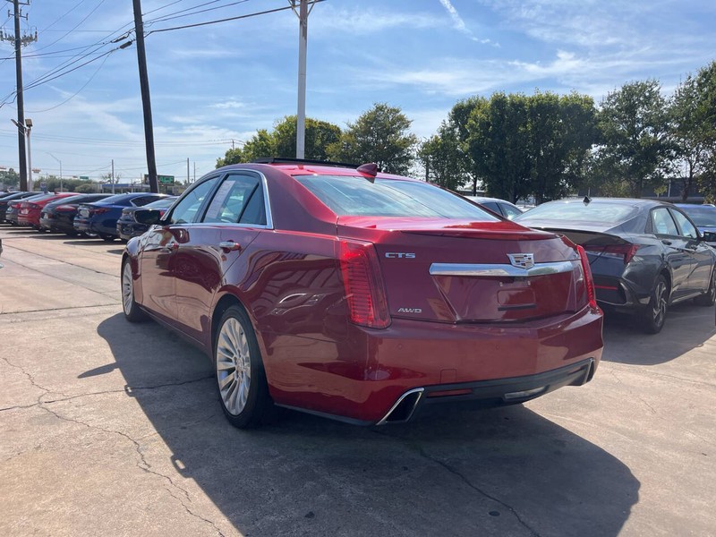 Cadillac CTS Sedan Vehicle Image 03