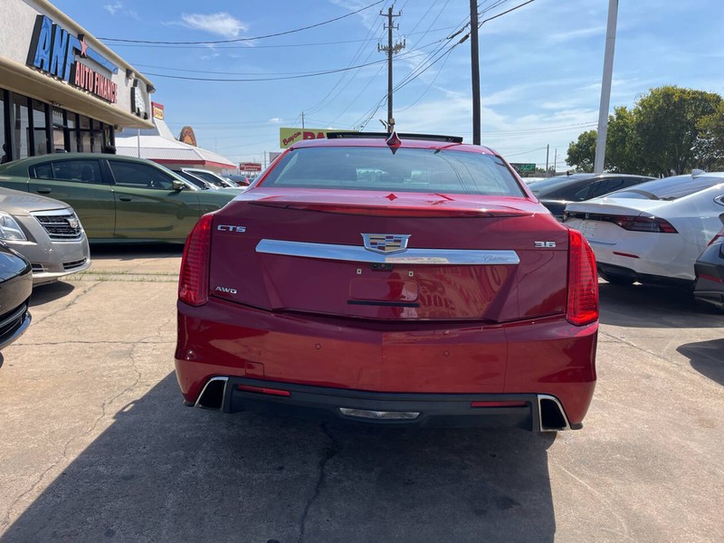 Cadillac CTS Sedan Vehicle Image 04