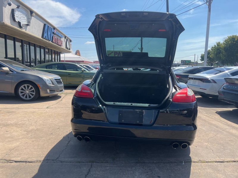 Porsche Panamera Vehicle Image 09