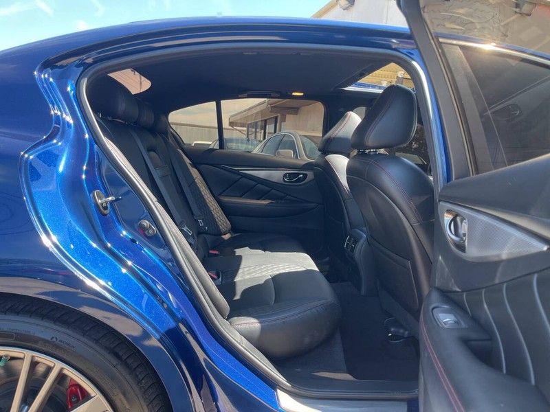 INFINITI Q50 Vehicle Image 11