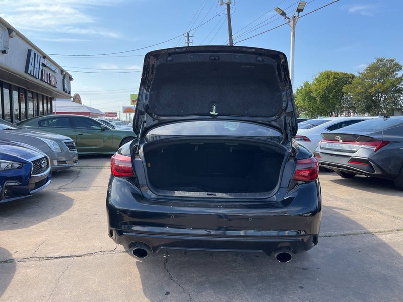 INFINITI Q50 Vehicle Image 09