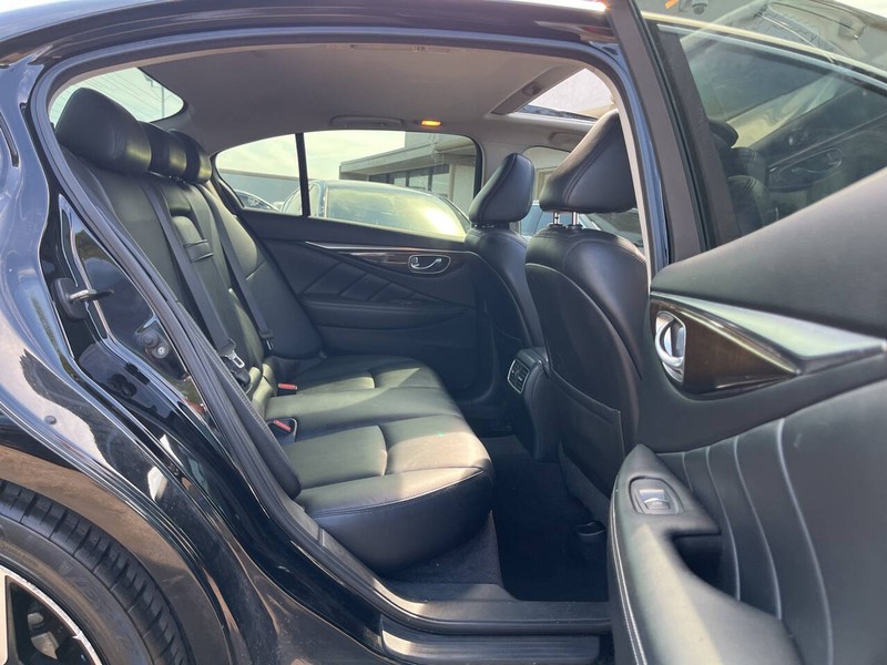INFINITI Q50 Vehicle Image 10