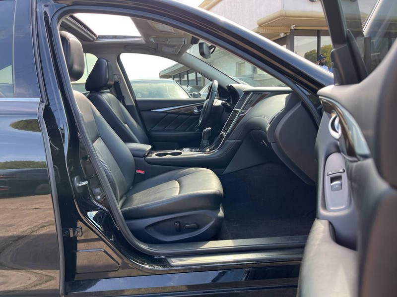 INFINITI Q50 Vehicle Image 11