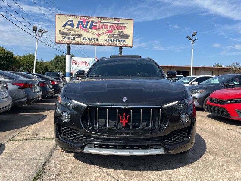 Maserati Levante Vehicle Image 02