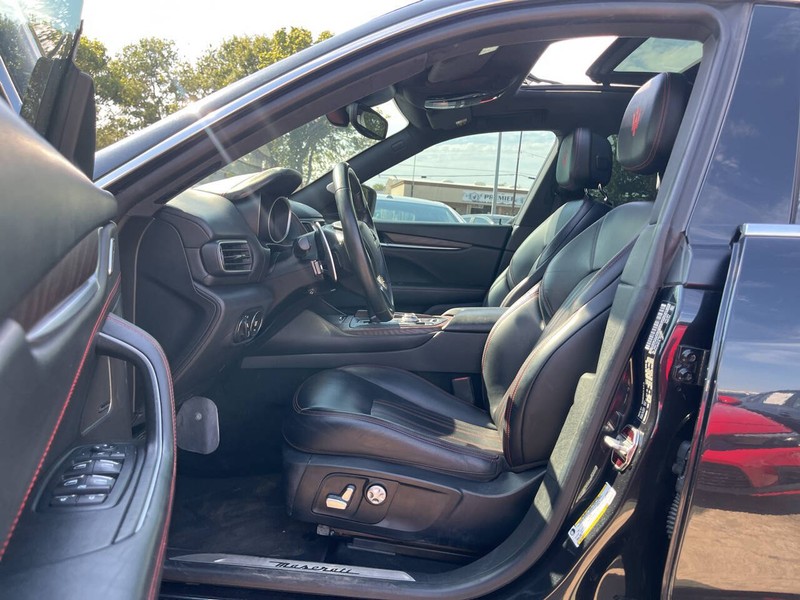 Maserati Levante Vehicle Image 07