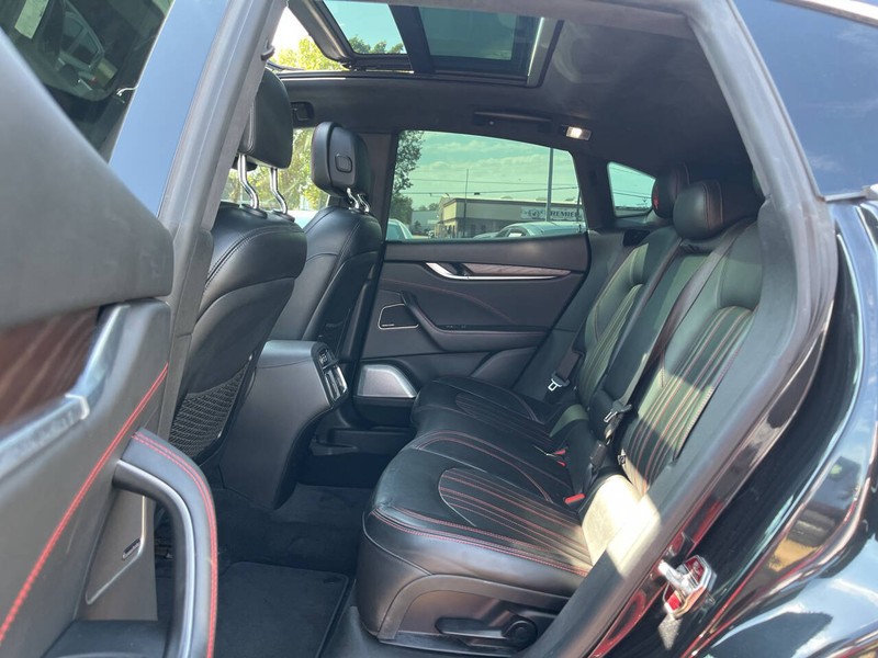 Maserati Levante Vehicle Image 08