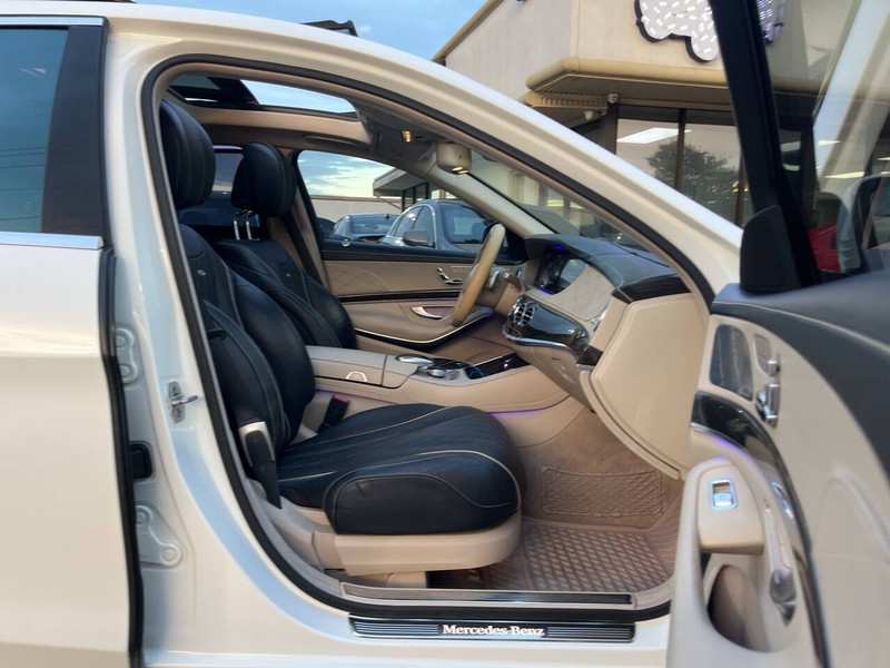 Mercedes-Benz S-Class Vehicle Image 11