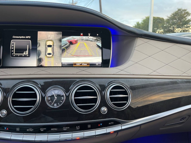 Mercedes-Benz S-Class Vehicle Image 12