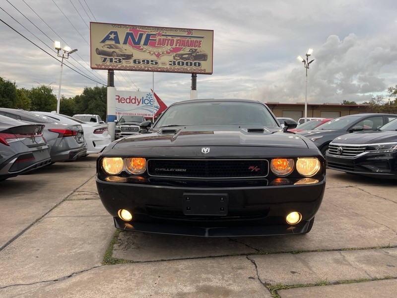 Dodge Challenger Vehicle Image 02