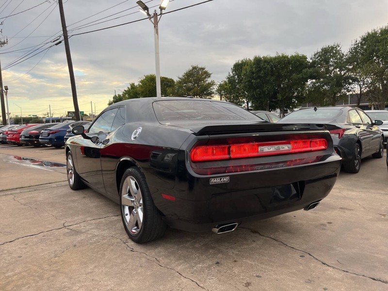Dodge Challenger Vehicle Image 03