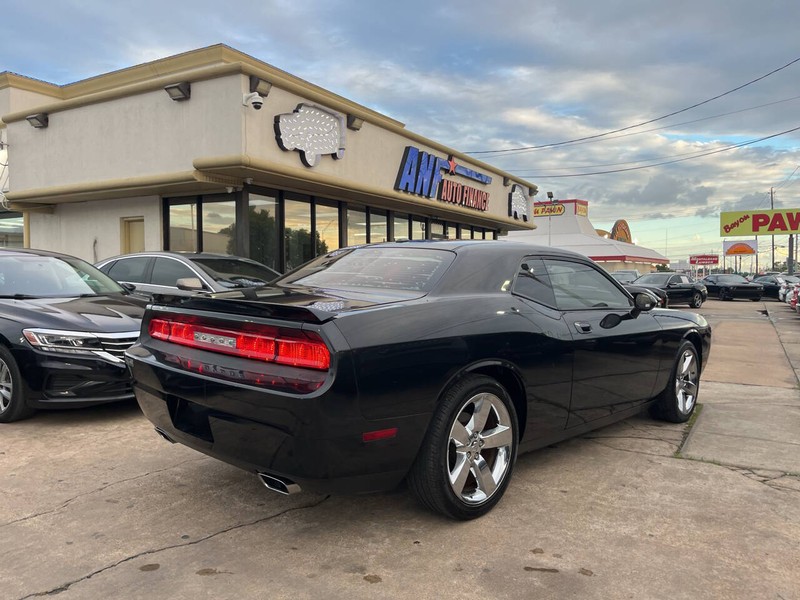 Dodge Challenger Vehicle Image 05