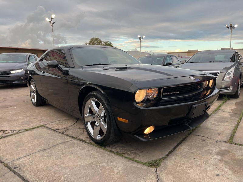 Dodge Challenger Vehicle Image 06