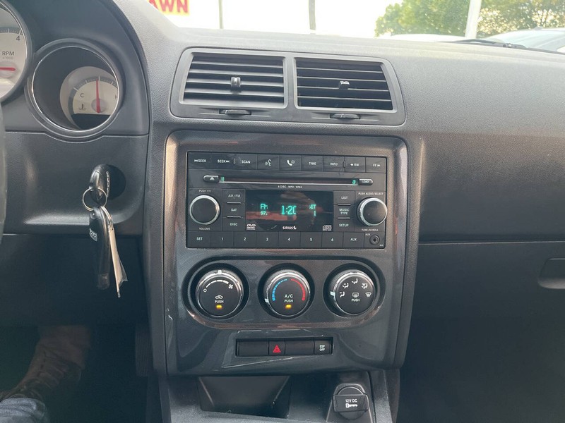 Dodge Challenger Vehicle Image 12