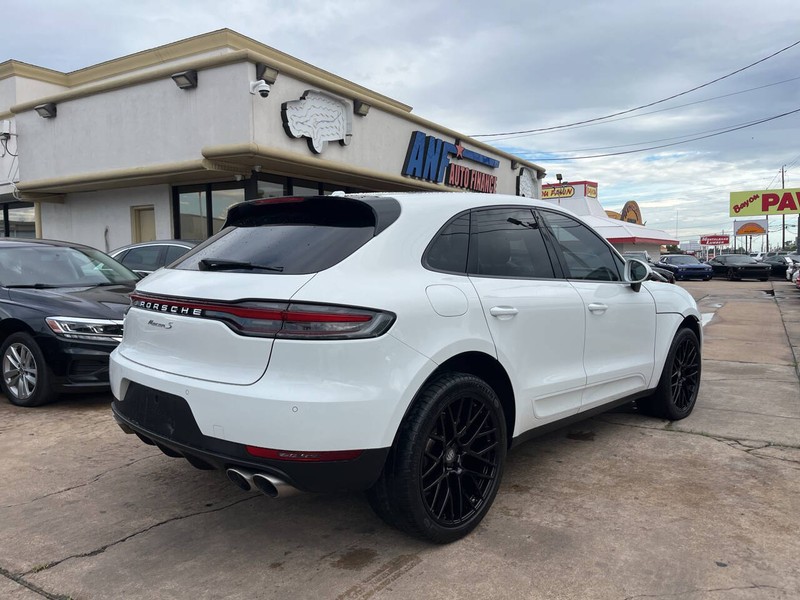 Porsche Macan Vehicle Image 06