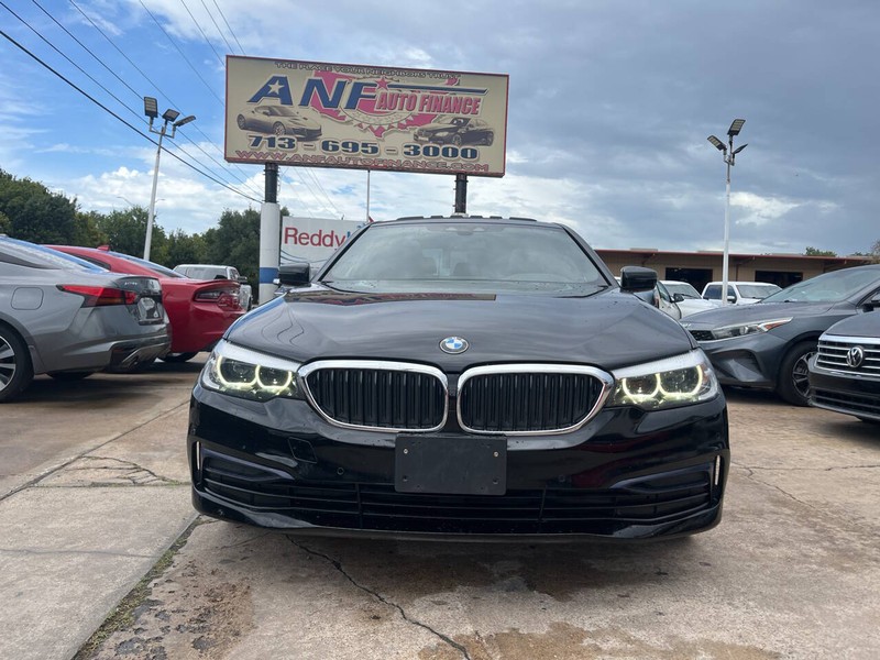 BMW 5 Series Vehicle Image 02