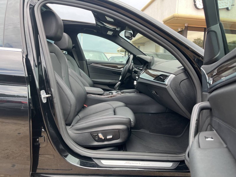 BMW 5 Series Vehicle Image 11