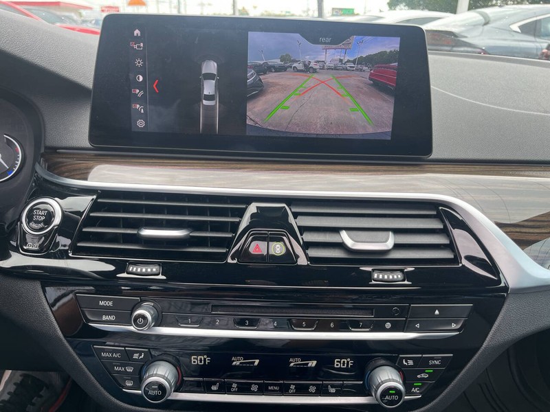 BMW 5 Series Vehicle Image 12