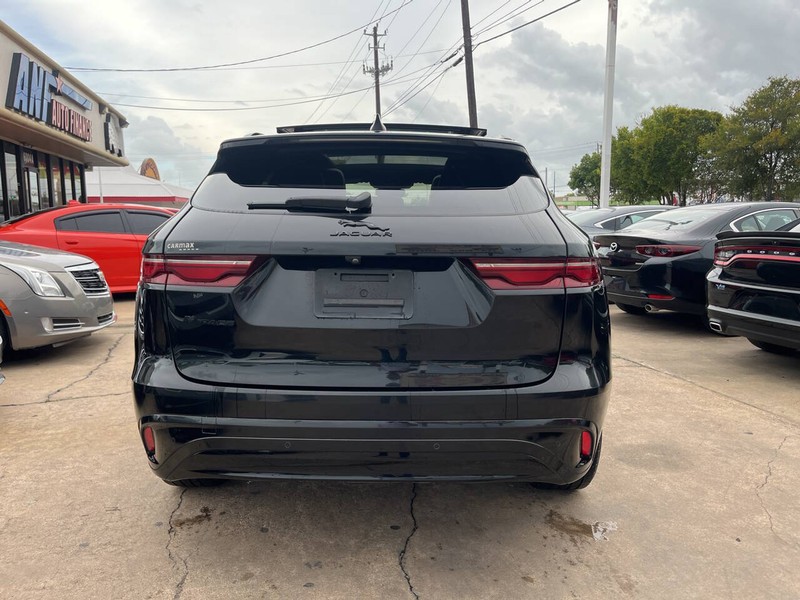 Jaguar F-PACE Vehicle Image 04