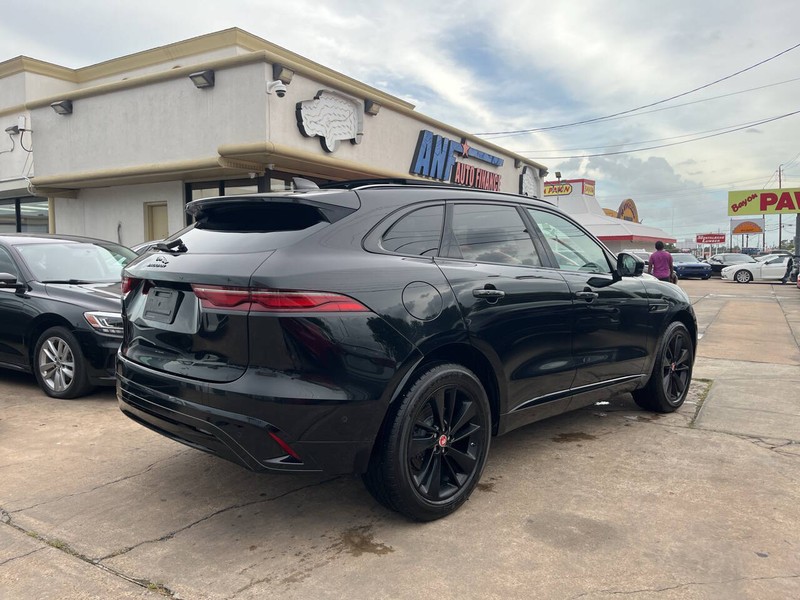 Jaguar F-PACE Vehicle Image 05