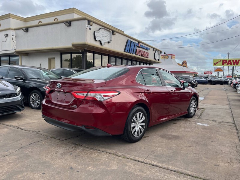 Toyota Camry Hybrid Vehicle Image 05