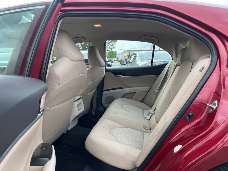 Toyota Camry Hybrid Vehicle Image 08