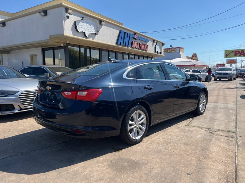 Chevrolet Malibu Vehicle Image 05