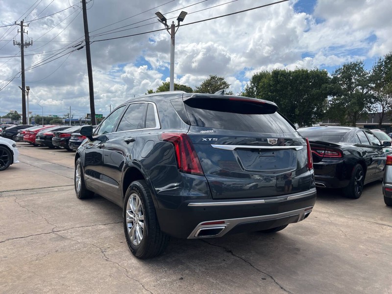 Cadillac XT5 Vehicle Image 03