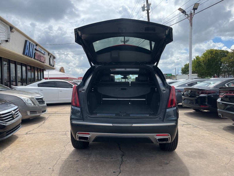 Cadillac XT5 Vehicle Image 09