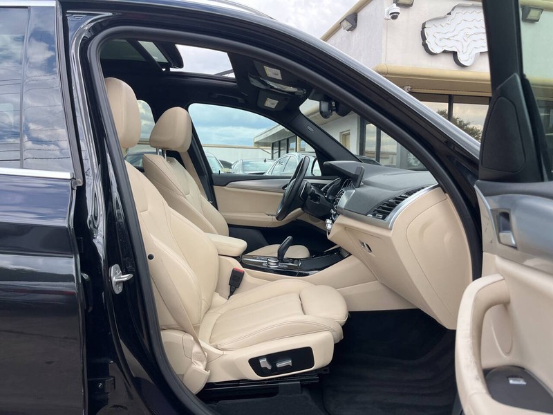 BMW X3 Vehicle Image 11