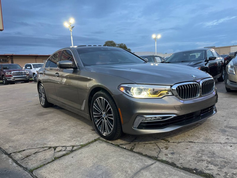 BMW 5 Series Vehicle Image 06