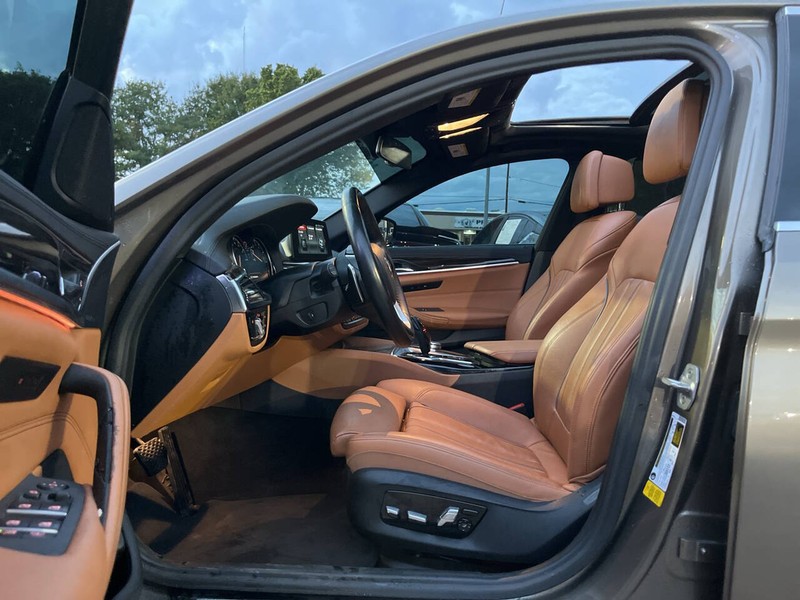 BMW 5 Series Vehicle Image 07