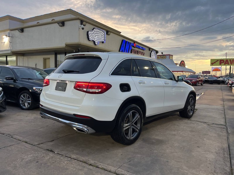 Mercedes-Benz GLC Vehicle Image 05