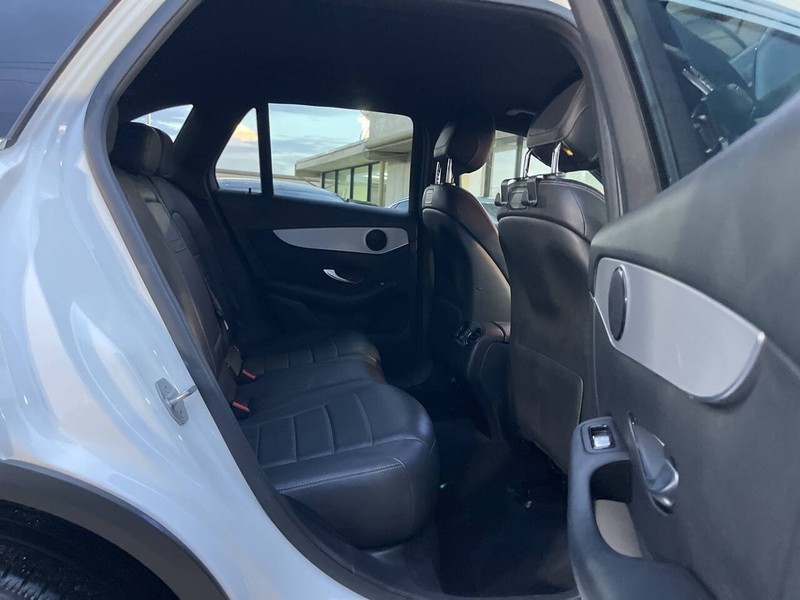 Mercedes-Benz GLC Vehicle Image 10