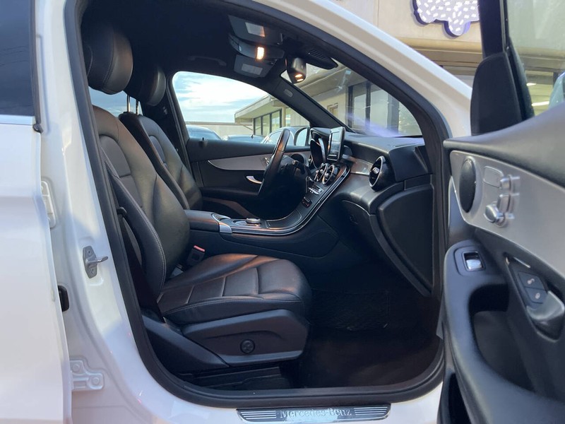 Mercedes-Benz GLC Vehicle Image 11