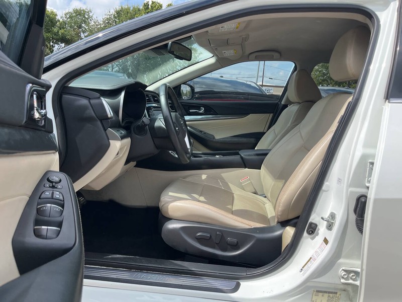 Nissan Maxima Vehicle Image 07