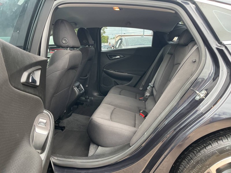 Chevrolet Malibu Vehicle Image 08