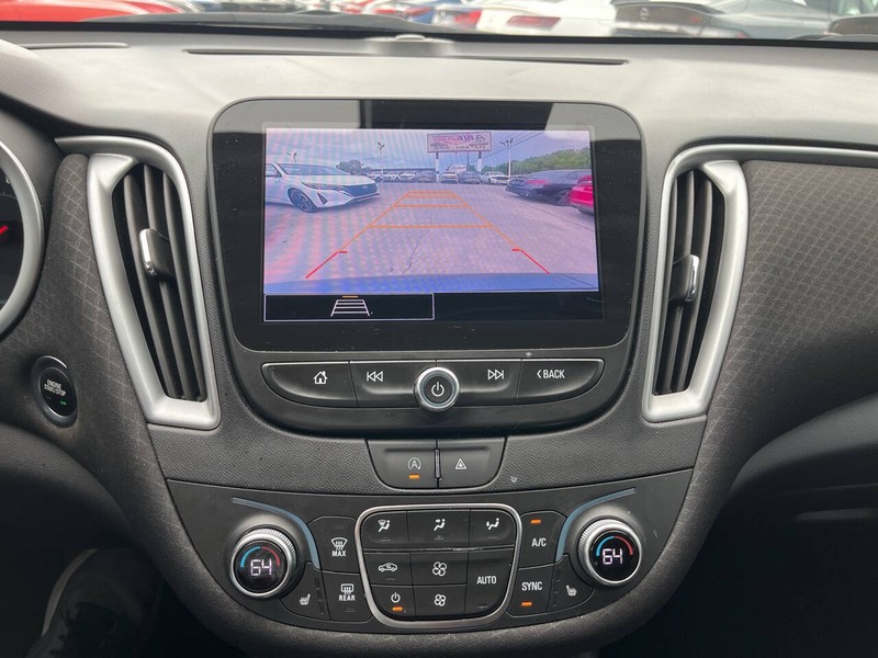 Chevrolet Malibu Vehicle Image 12