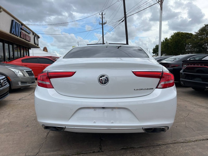 Buick LaCrosse Vehicle Image 03