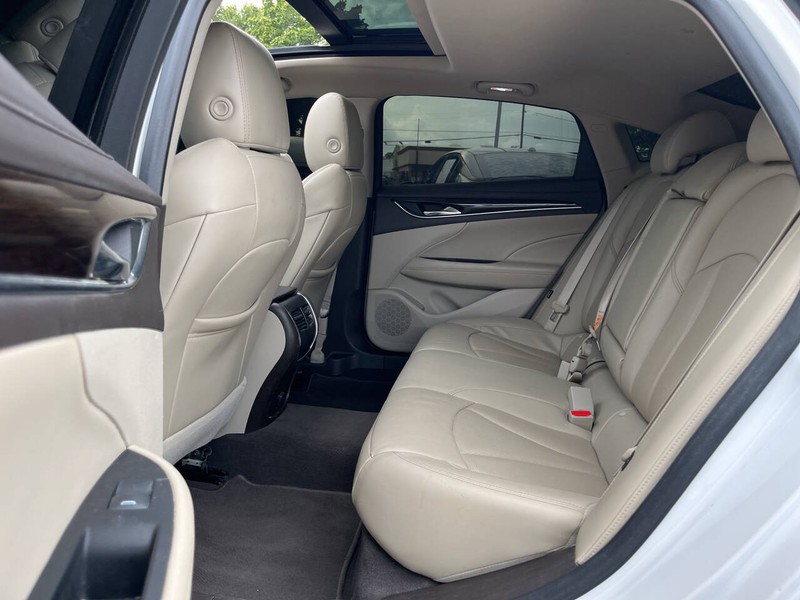 Buick LaCrosse Vehicle Image 07