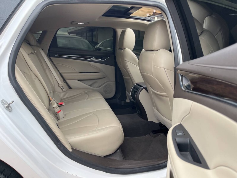 Buick LaCrosse Vehicle Image 09