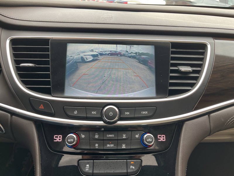 Buick LaCrosse Vehicle Image 11