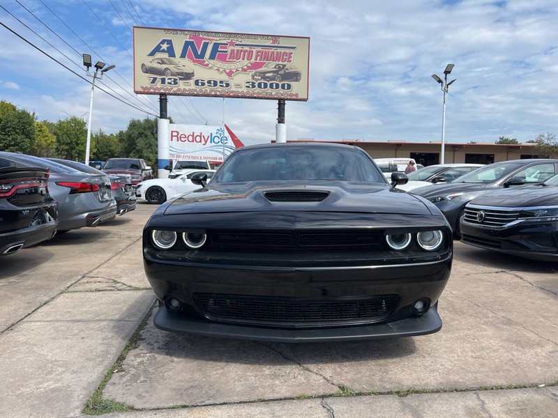 Dodge Challenger Vehicle Image 02