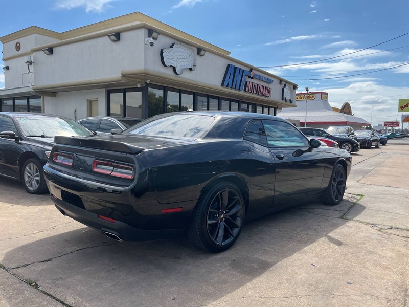 Dodge Challenger Vehicle Image 05